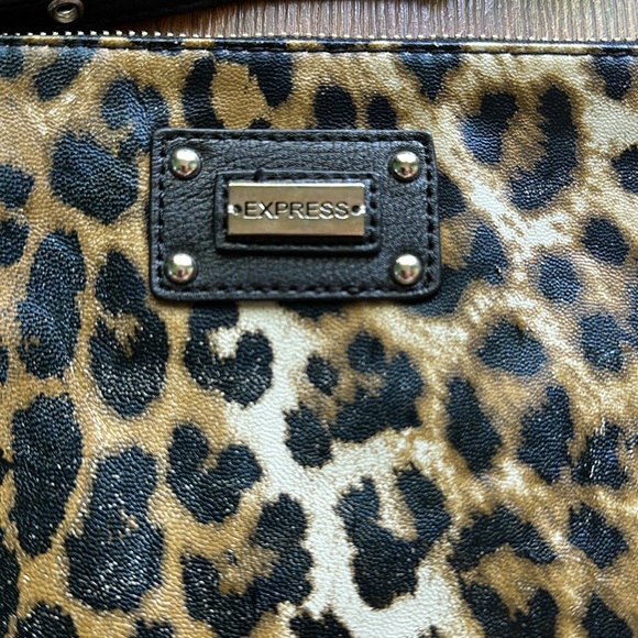 🟤🟤Express Makeup/Accessory Bag🟤🟤 - Picture 3 of 6